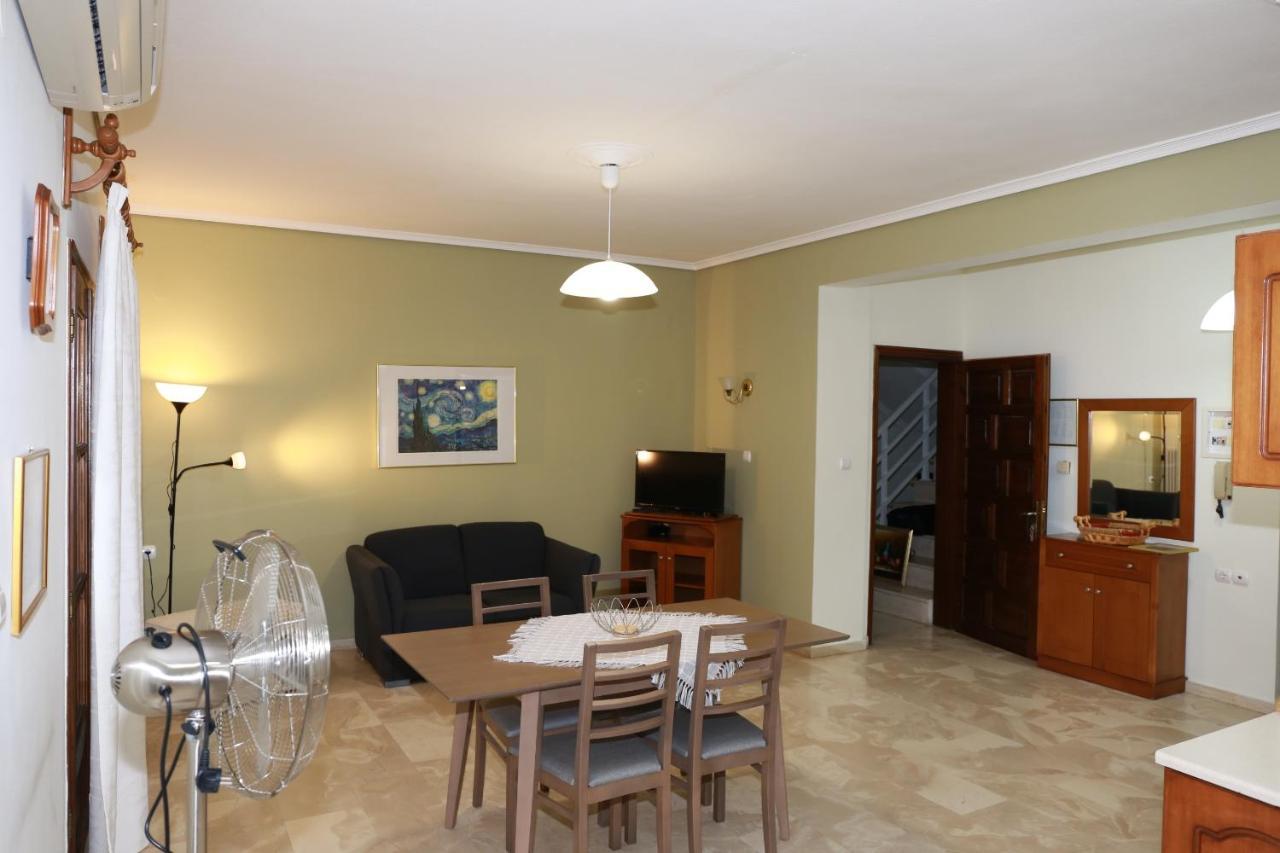 Giotis Apartment